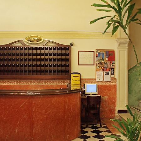 Hotel Peninsular Barcelona Exterior photo
