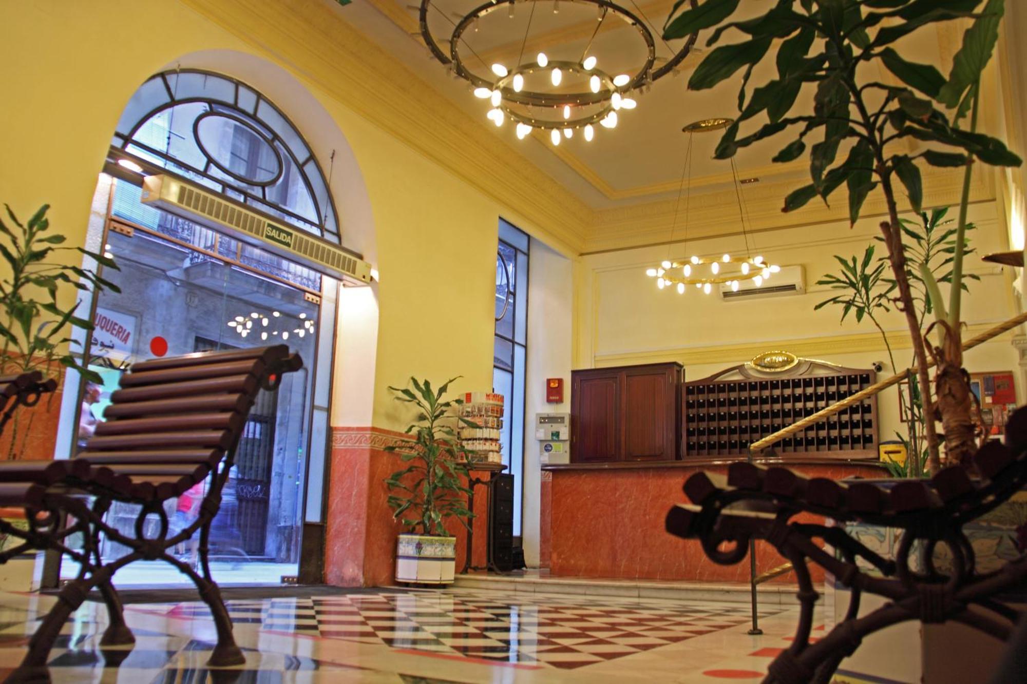 Hotel Peninsular Barcelona Exterior photo